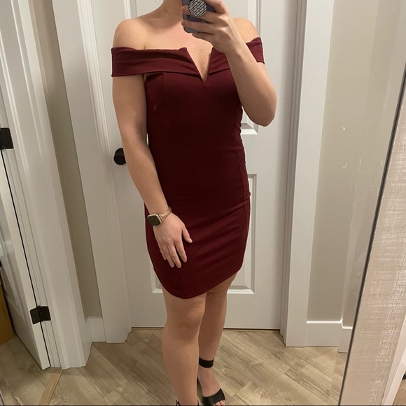 NWT Burgendy off the shoulder dress - Picture 2 of 4
